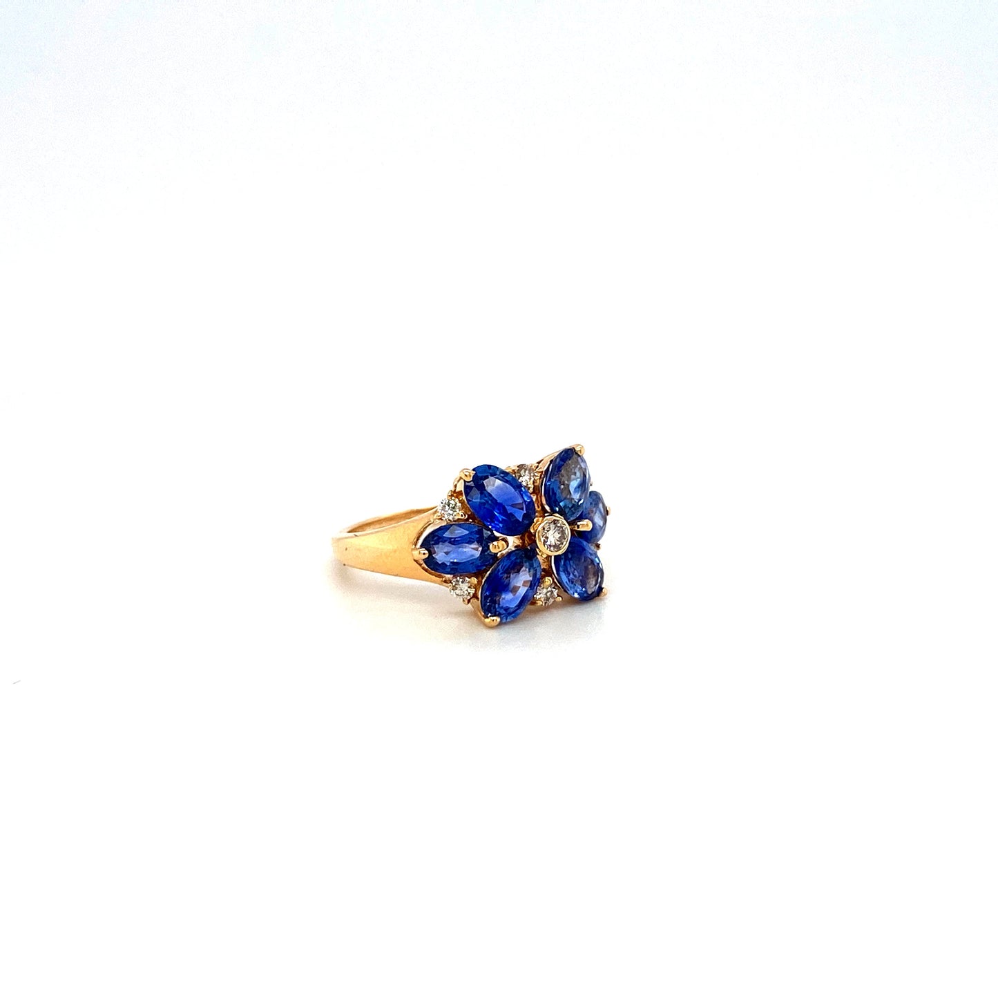 Sapphire and Diamond Ring in 18K Yellow Gold - KGR 11636